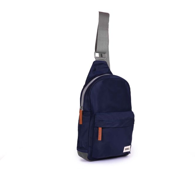 Huvudbild Roka Slingbag Willesden marin